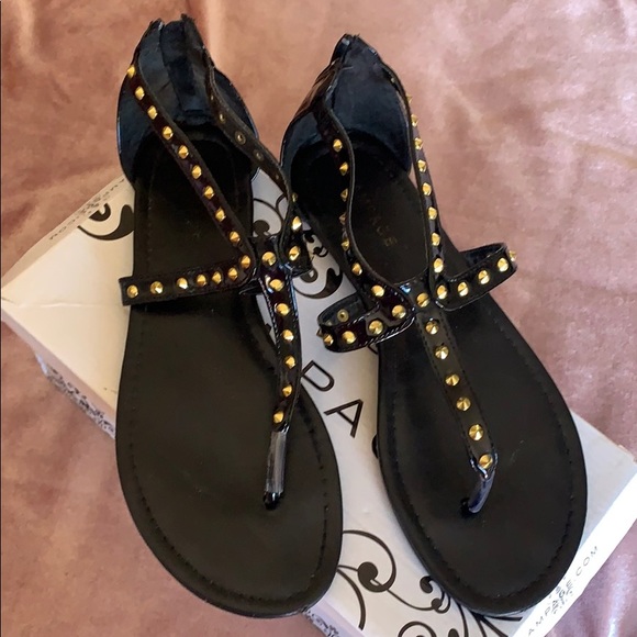 Sandals - Picture 1 of 4